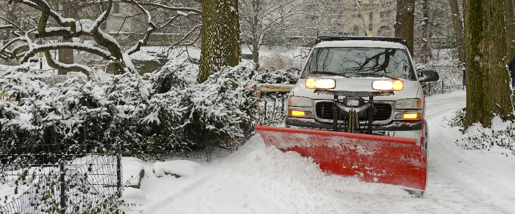 How to avoid snow plowing insurance claims 4 examples How to avoid snow plowing insurance claims 4 examples